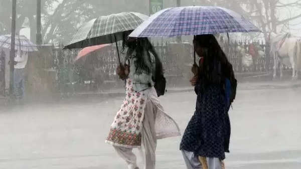 Bihar Weather Update: बिहार में मॉनसून ने पकड़ी रफ्तार, तेज हवा के साथ इन जिलों में झमाझम बारिश