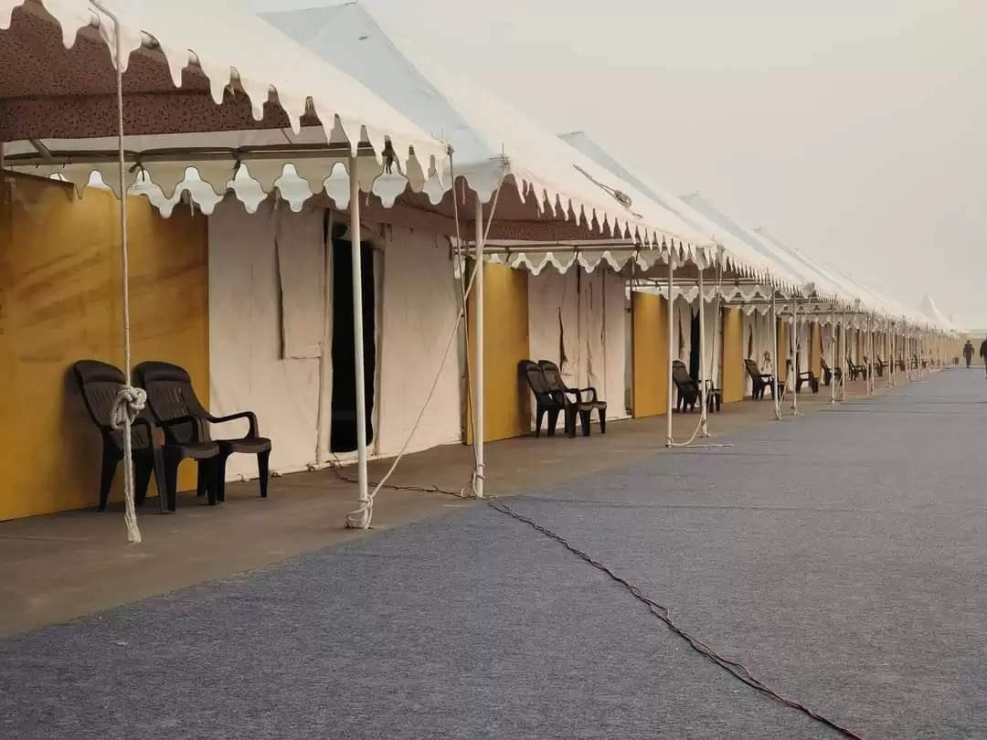 Varanasi Tent City: गंगा की रेत में बसी टेंट सिटी को देखकर हो जाएंगे गदगद! कैसे कर सकेंगे बुकिंग? जानिये क्या हैं सुविधाएं?