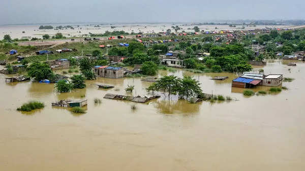 Flood In Ganga: अब तेजी से बढ़ेगा गंगा का जलस्तर, गंगा में फिर छोड़ा गया 245954 क्यूसेक पानी