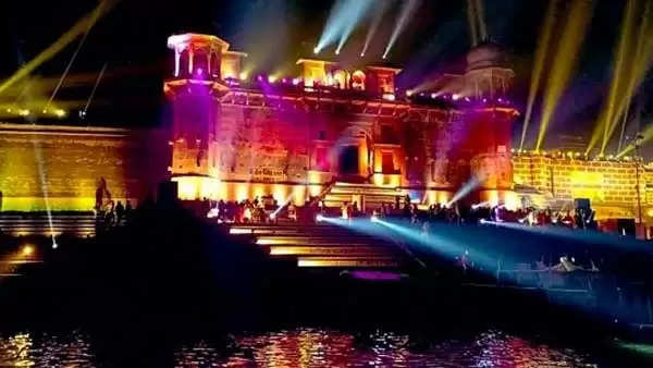 Chet Singh Ghat की दीवार पर होगा 3D प्रोजेक्शन मैपिंग व लेजर शो, Ganga रेत पर होगी आतिशबाजी