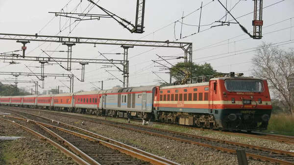 Indian Railway: बिहार रूट की ट्रेनें तीन अगस्त तक रहेंगी प्रभावित, इन यात्रियों को हो सकती है परेशानी