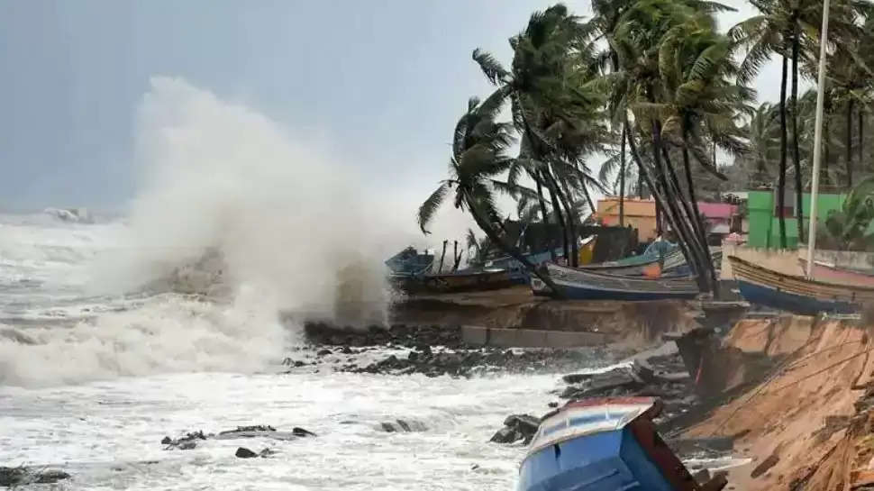 Cyclone Sitrang: बस 12 घंटे और! फिर तबाही मचाएगा चक्रवाती तूफान, चेतावनी जारी...