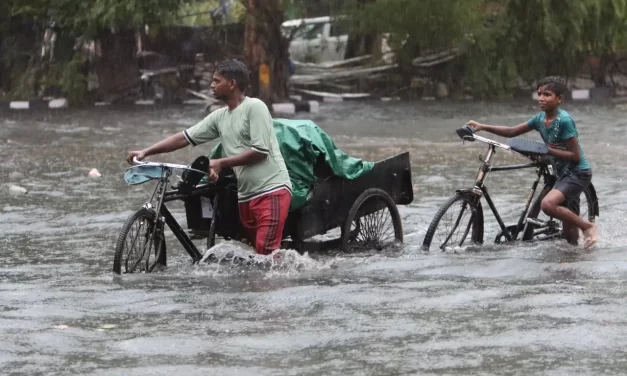 छाता-रेनकोट लेकर चलें साथ…दिल्ली-NCR के मौसम का ये है एकदम लेटेस्ट अपडेट