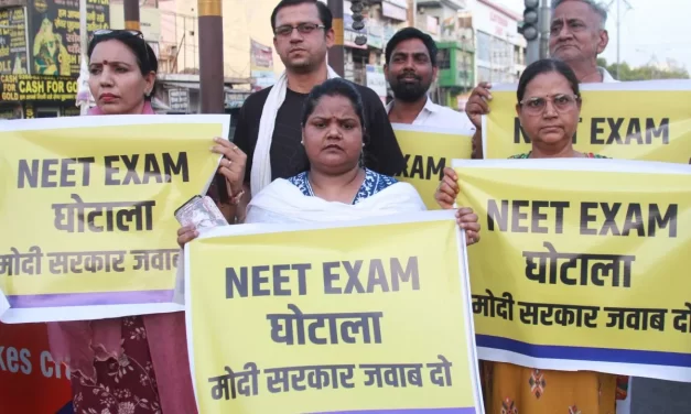 पेपर लीक रोकने के लिए नया कानून, क्या NEET के चिटबाजों पर लागू होगा?