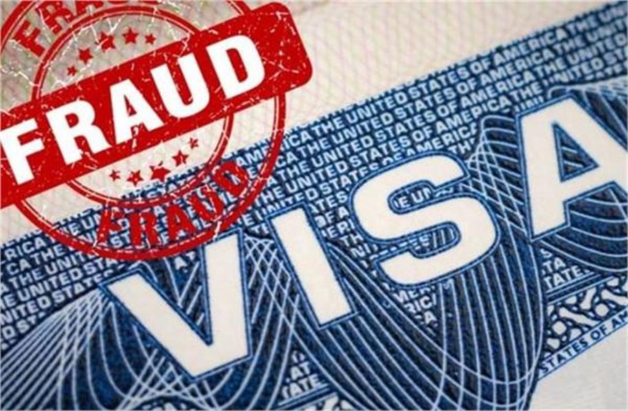 विदेश भेजने के नाम पर Fraud, Immigration Center की महिला सहित 3 गिरफ्तार