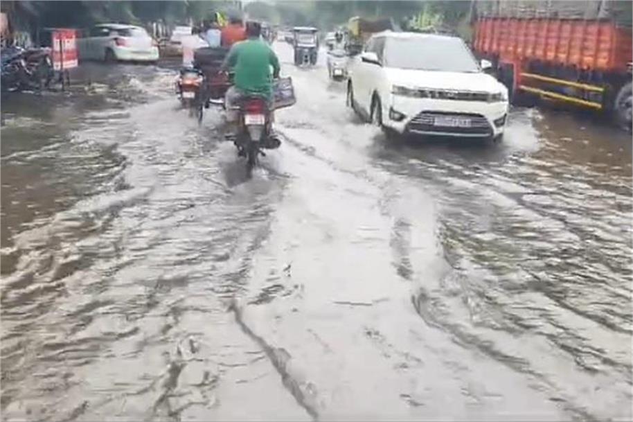 Swimming Pool बनी Jalandhar की सड़कें, तस्वीरों में देखें हालात