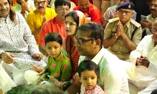 इंदौर कलेक्टर ने खजराना गणेश मंदिर में की पूजा अर्चना, भगवान गणेश को लगाया गया सवा लाख लड्डुओं ,मोदक का भोग