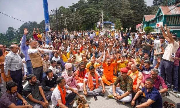 शिमला में मस्जिद पर घमासान, हिंदू संगठनों ने किया प्रदर्शन, CM सुक्खू के बयान पर जयराम ठाकुर का पलटवार