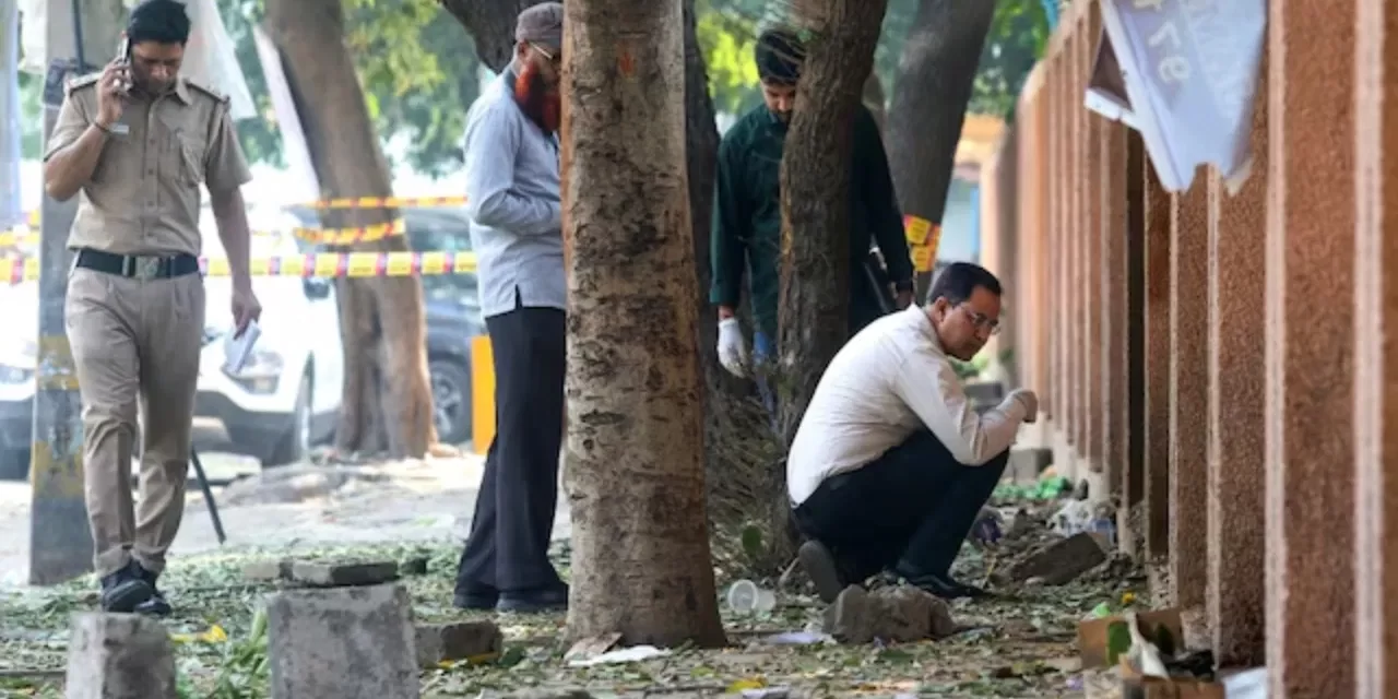 मेरा घर हिल गया, ऐसा धुआं कभी नहीं देखा… कितना तेज था दिल्ली ब्लास्ट, चश्मदीद ने बताया