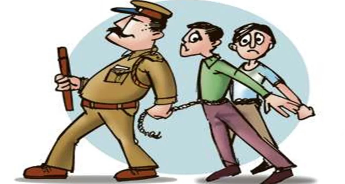 पुलिस ने पकड़ी चोर गैंग, बहोड़ापुर में चोरी का राजफाश, पुराना नौकर निकला सरगना