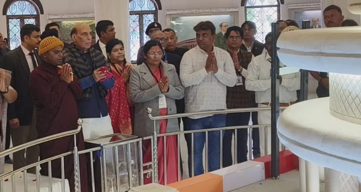 रक्षा मंत्री राजनाथ सिंह ने कहा- महू के रक्षा संस्थान ऑफिसर और जवानों को युद्ध कौशल में बना रहे पारंगत