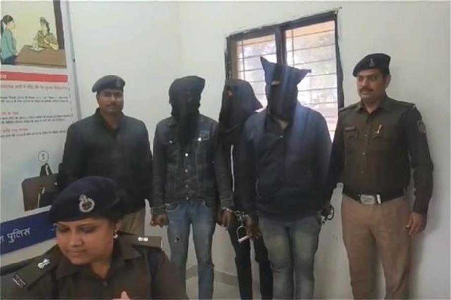 निवाड़ी जिले की ओरछा पुलिस ने हाईवे पर हुई लूट की घटना का किया खुलासा, तीन आरोपी गिरफ्तार