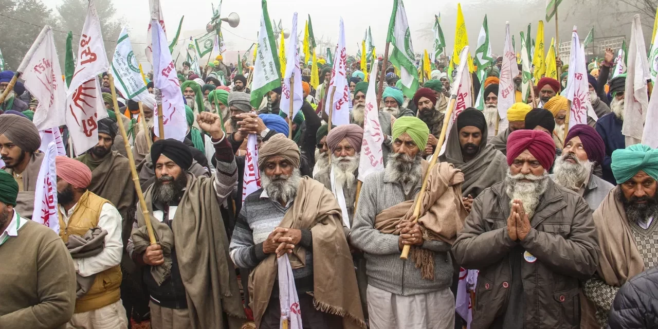 10 जनवरी को पूरे भारत में केंद्र सरकार का फूकेंगे पुतला… खन्नौरी बॉर्डर पर किसानों की महापंचायत में ऐलान