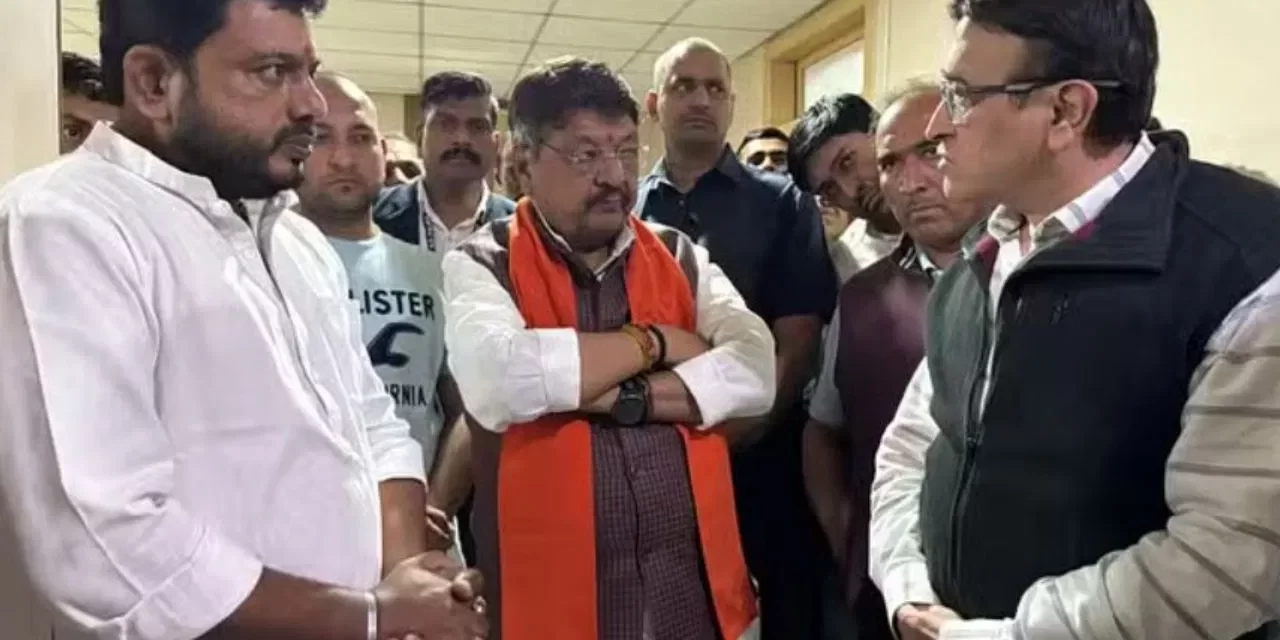 कचरे के विरोध में आत्मदाह पर BJP की सफाई, कहा- पार्टी से निष्कासित थे दोनों युवक