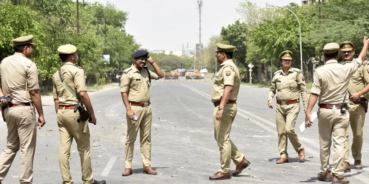 ‘आशीर्वाद दो नेताजी…’ पहले पैर छुए, फिर ताबड़तोड़ घोंपे चाकू, किस बात से नाराज था आरोपी?