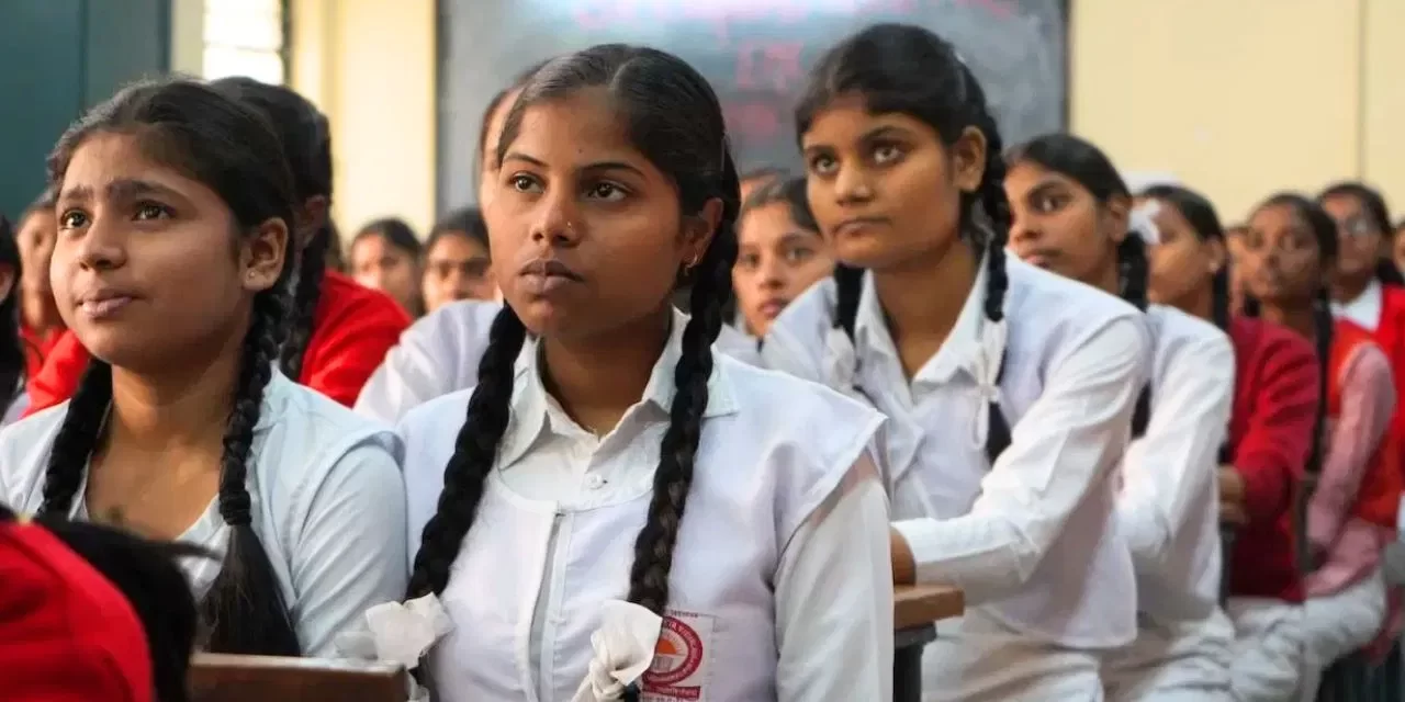 छात्राओं को झारखंड सरकार की सौगात, हर महीने मिलेंगे 1000 रुपये, ये होंगे नियम