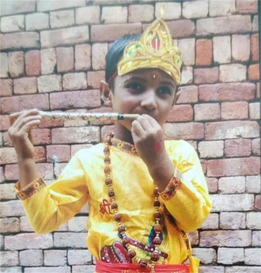 रेत माफिया ने उजाड़ दिया घर का इकलौता चिराग! 4 बहनों के भाई को ट्रैक्टर ने कुचला; मां-बाप का रो-रोकर बुरा हाल, इलाके में भारी तनाव