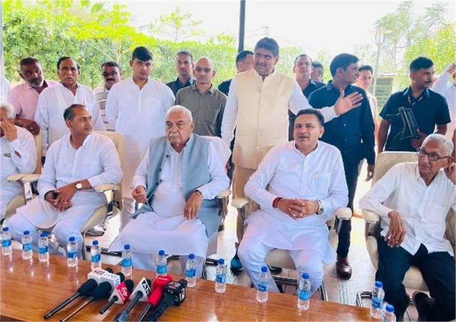 विधायक कुलदीप वत्स के घर पहुंचे भूपेंद्र हुड्डा! क्रॉस वोटिंग के सवाल पर ‘कतराते’ नजर आए पूर्व सीएम; हरियाणा कांग्रेस में फिर मचेगी रार?