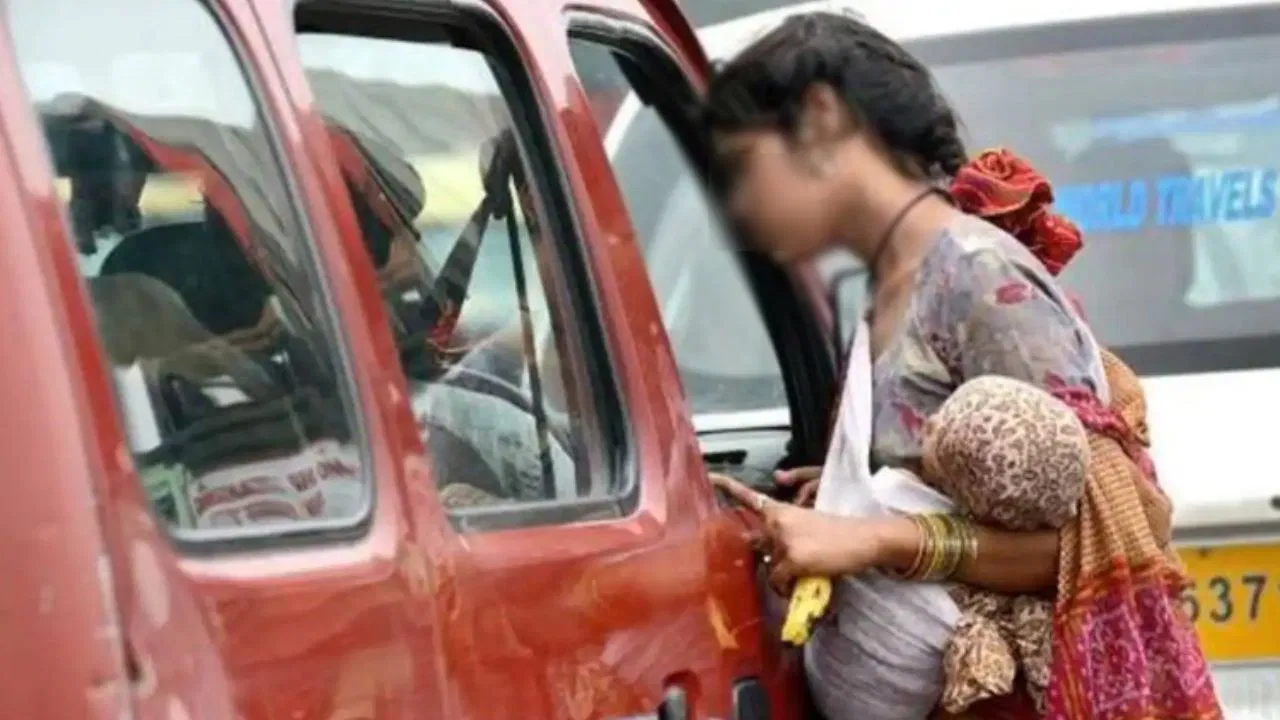 दिल्ली की सड़कों पर अब नहीं दिखेंगे भिखारी! पुलिस का ‘सीक्रेट’ मास्टर प्लान तैयार; ट्रैफिक जाम और अवैध वसूली पर ऐसे लगेगा लगाम दिल्ली की सड़कों पर अब नहीं दिखेंगे भिखारी! पुलिस का ‘सीक्रेट’ मास्टर प्लान तैयार; ट्रैफिक जाम और अवैध वसूली पर ऐसे लगेगा लगाम