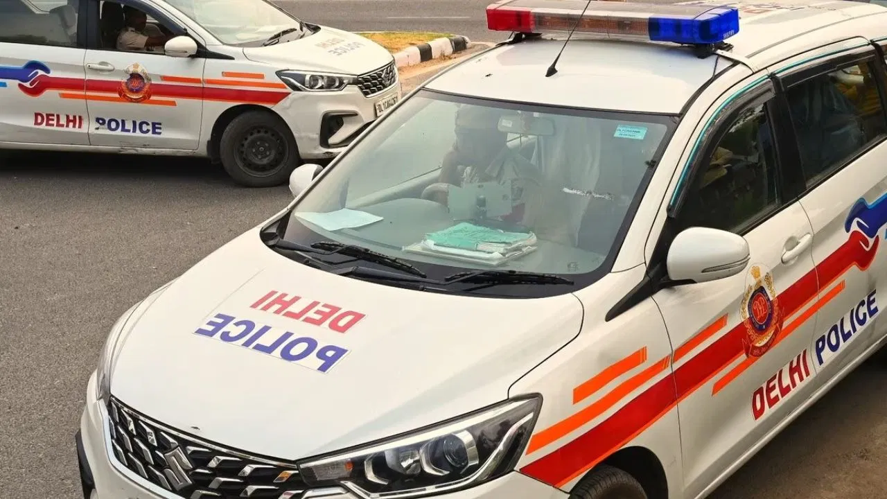 कागजों में खुद को ‘शहीद’ बताकर सेना से की करोड़ों की ठगी! दिल्ली में पूर्व सैनिक का हैरान करने वाला फर्जीवाड़ा; अब पत्नी समेत पहुंचे जेल